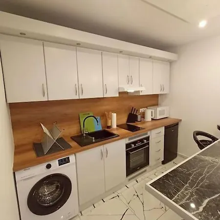 Apartament W Centrum Miasta Przy Parku I Jeziorze Szczecinek Exterior photo