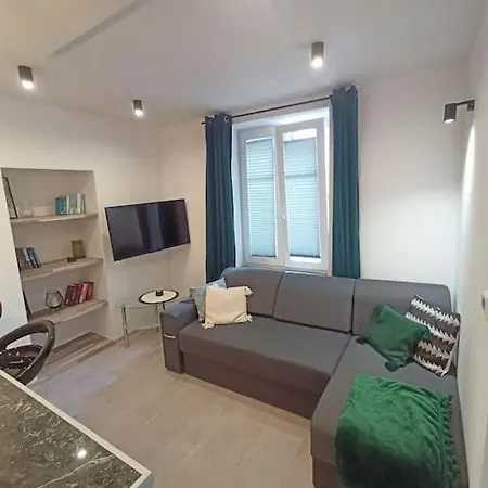 Apartament W Centrum Miasta Przy Parku I Jeziorze Szczecinek Exterior photo